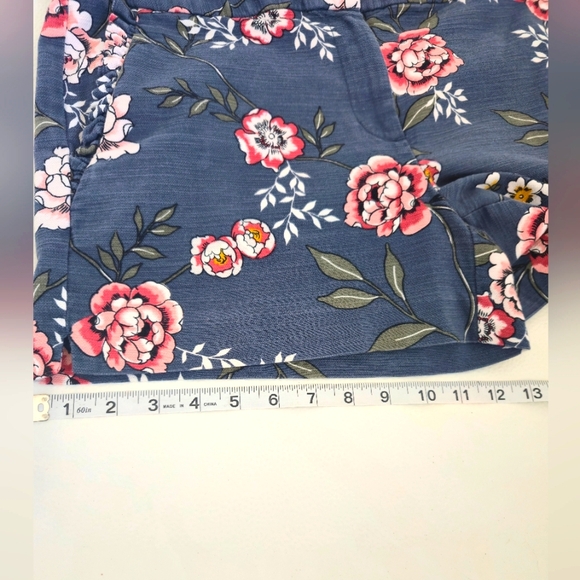 LOFT Floral Blue Women's Shorts - Picture 11 of 12